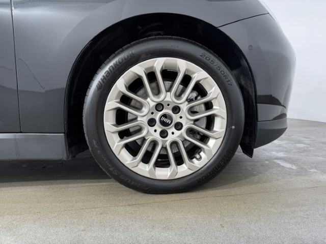 2025 (25) MINI COOPER 135kW E Exclusive 41kWh 3dr Auto 5038478