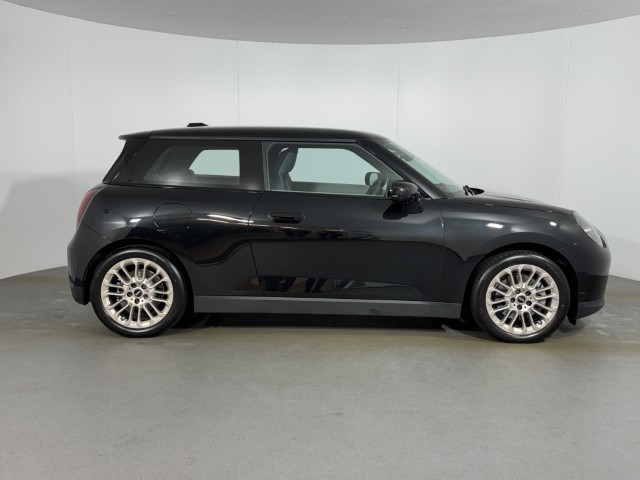2025 (25) MINI COOPER 135kW E Exclusive 41kWh 3dr Auto 5038499