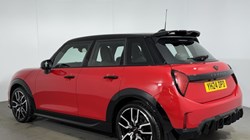2024 (24) MINI COOPER 1.5 C Sport 5dr Auto 1