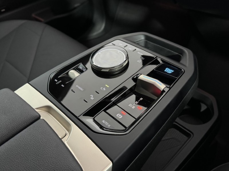 2022 (72) BMW iX 240kW xDrive40 M Sport 76.6kWh 5dr Auto 5074184