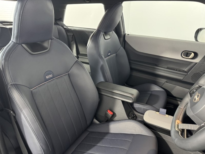 2024 (24) MINI COOPER 2.0 S Exclusive 3dr Auto 5139773