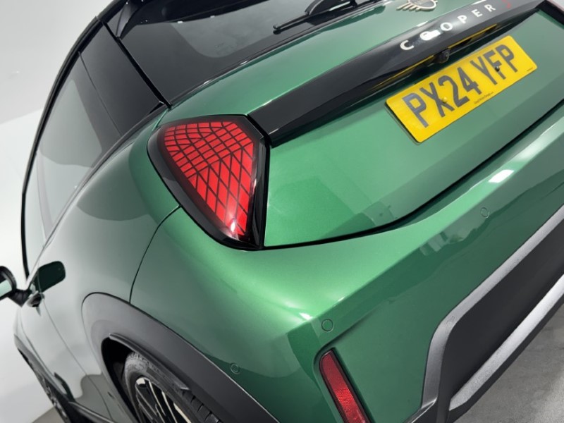 2024 (24) MINI COOPER 2.0 S Exclusive 3dr Auto 5139789