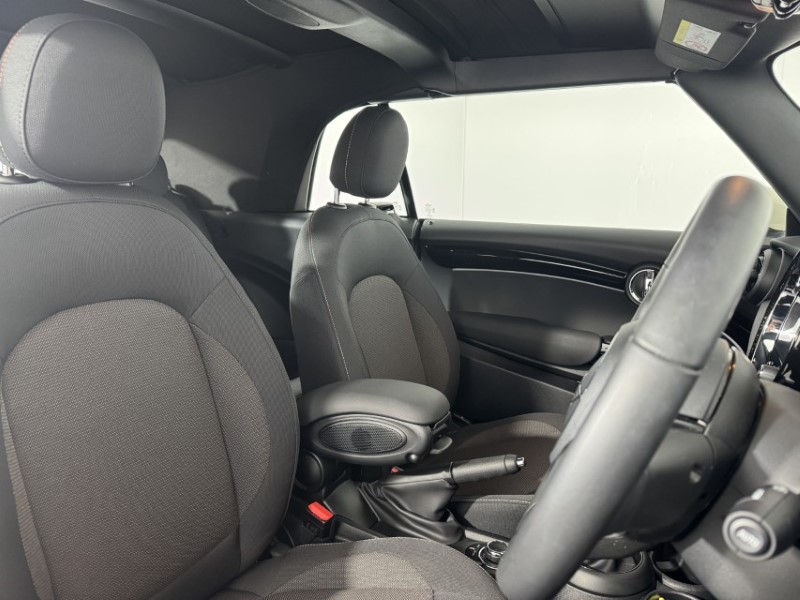 2022 (72) MINI CONVERTIBLE 1.5 Cooper Classic 2dr Auto 5170346