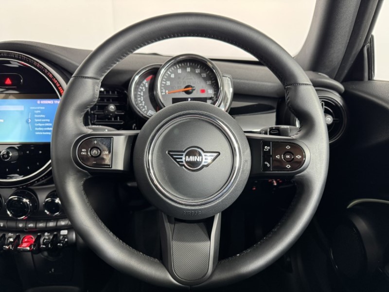 2022 (72) MINI CONVERTIBLE 1.5 Cooper Classic 2dr Auto 5170344