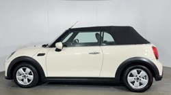 2022 (72) MINI CONVERTIBLE 1.5 Cooper Classic 2dr Auto 5170375