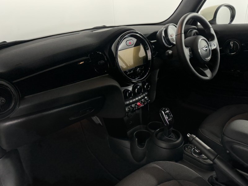 2022 (72) MINI CONVERTIBLE 1.5 Cooper Classic 2dr Auto 5170368