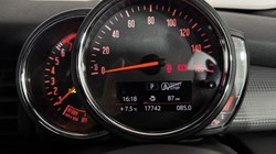 2020 (70) MINI CONVERTIBLE 1.5 Cooper Classic II 2dr Auto 5065694