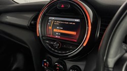 2020 (70) MINI CONVERTIBLE 1.5 Cooper Classic II 2dr Auto 5065706