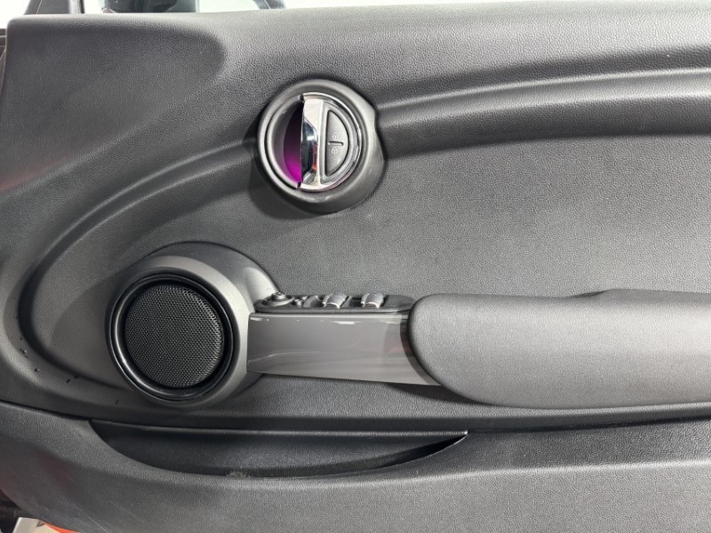 2020 (70) MINI CONVERTIBLE 1.5 Cooper Classic II 2dr Auto 5065716