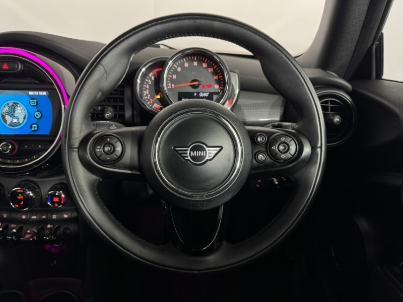 2020 (70) MINI CONVERTIBLE 1.5 Cooper Classic II 2dr Auto 5065697