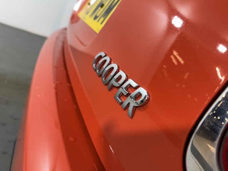 2020 (70) MINI CONVERTIBLE 1.5 Cooper Classic II 2dr Auto 5065720