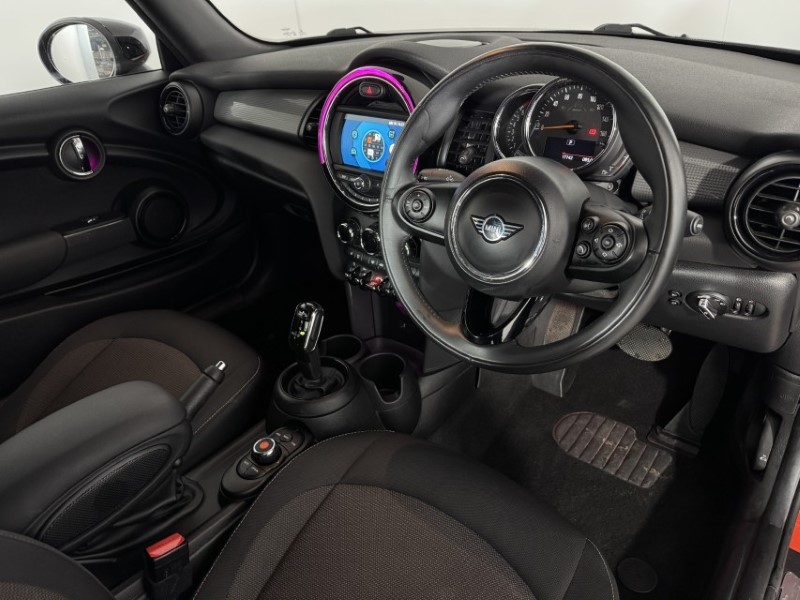 2020 (70) MINI CONVERTIBLE 1.5 Cooper Classic II 2dr Auto 5065710