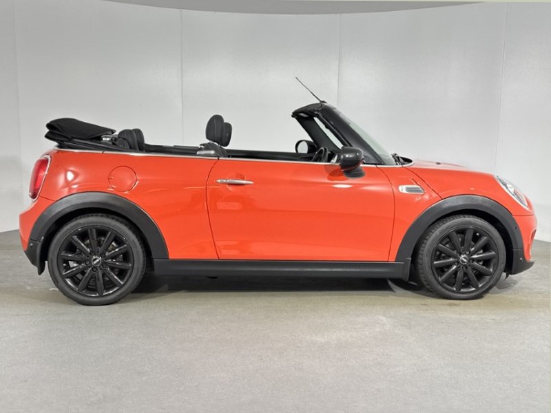 2020 (70) MINI CONVERTIBLE 1.5 Cooper Classic II 2dr Auto 5206513