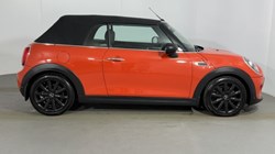 2020 (70) MINI CONVERTIBLE 1.5 Cooper Classic II 2dr Auto 5065790