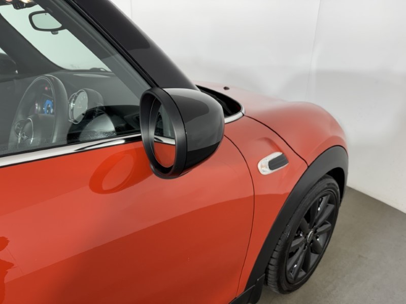 2020 (70) MINI CONVERTIBLE 1.5 Cooper Classic II 2dr Auto 5065717