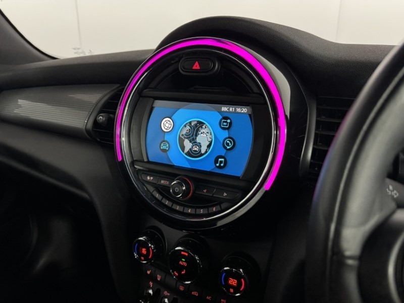 2020 (70) MINI CONVERTIBLE 1.5 Cooper Classic II 2dr Auto 5065705