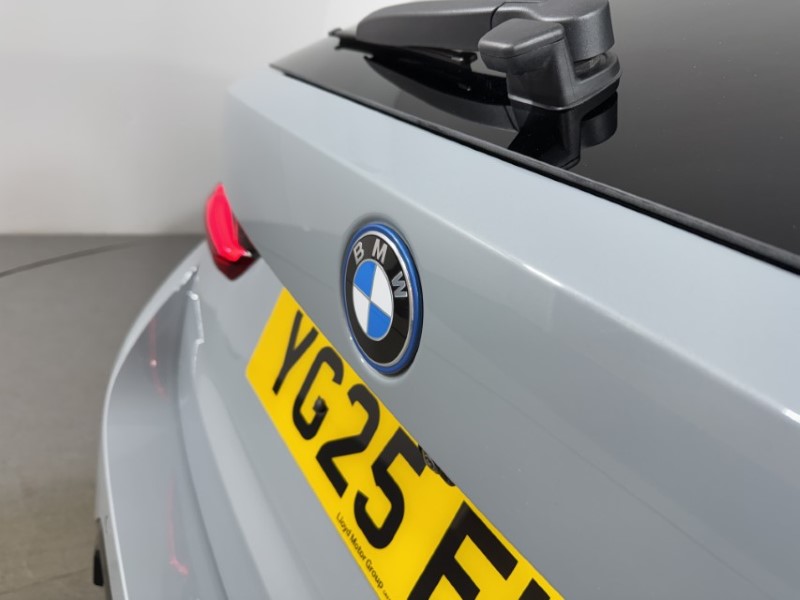 2025 (25) BMW 3 SERIES 330e 22.3 kWh M Sport 5dr Step Auto 5073827