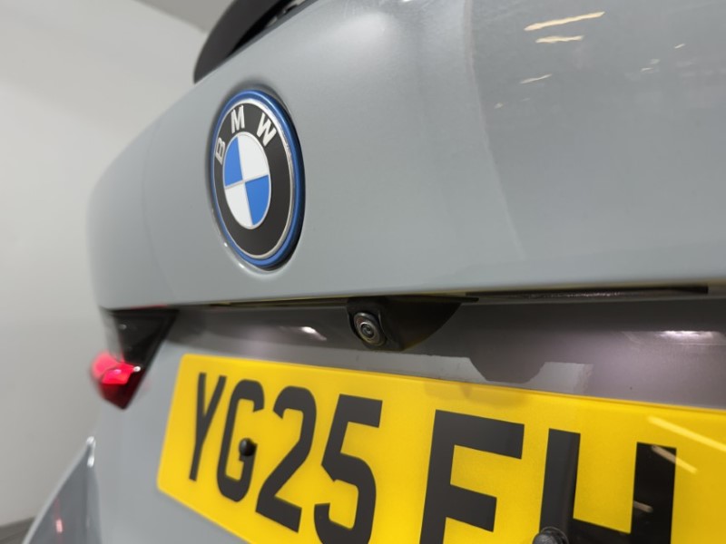 2025 (25) BMW 3 SERIES 330e 22.3 kWh M Sport 5dr Step Auto 5073829