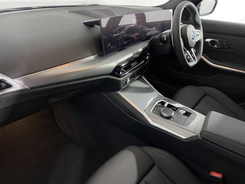 2025 (25) BMW 3 SERIES 330e 22.3 kWh M Sport 5dr Step Auto 5074054