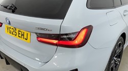 2025 (25) BMW 3 SERIES 330e 22.3 kWh M Sport 5dr Step Auto 5073830