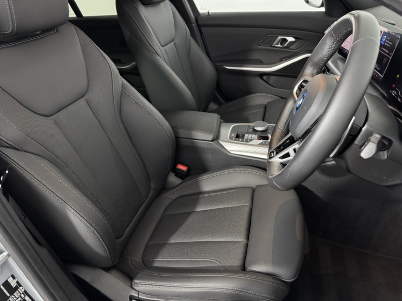 2025 (25) BMW 3 SERIES 330e 22.3 kWh M Sport 5dr Step Auto 5073822