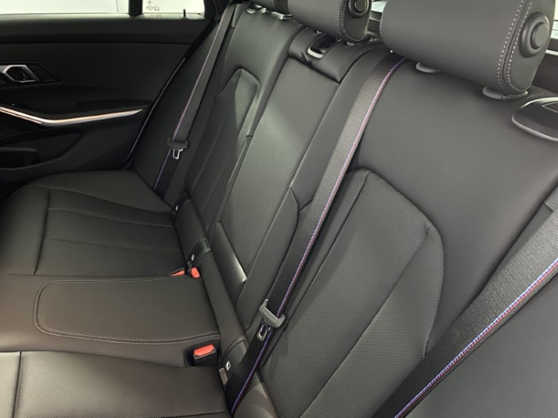 2025 (25) BMW 3 SERIES 330e 22.3 kWh M Sport 5dr Step Auto 5074053