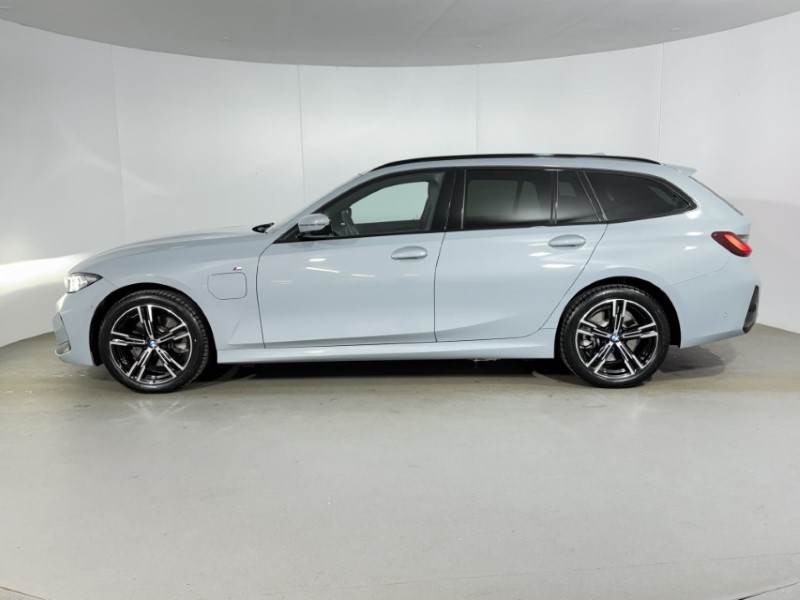 2025 (25) BMW 3 SERIES 330e 22.3 kWh M Sport 5dr Step Auto 5073846