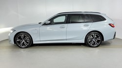 2025 (25) BMW 3 SERIES 330e 22.3 kWh M Sport 5dr Step Auto 5073846