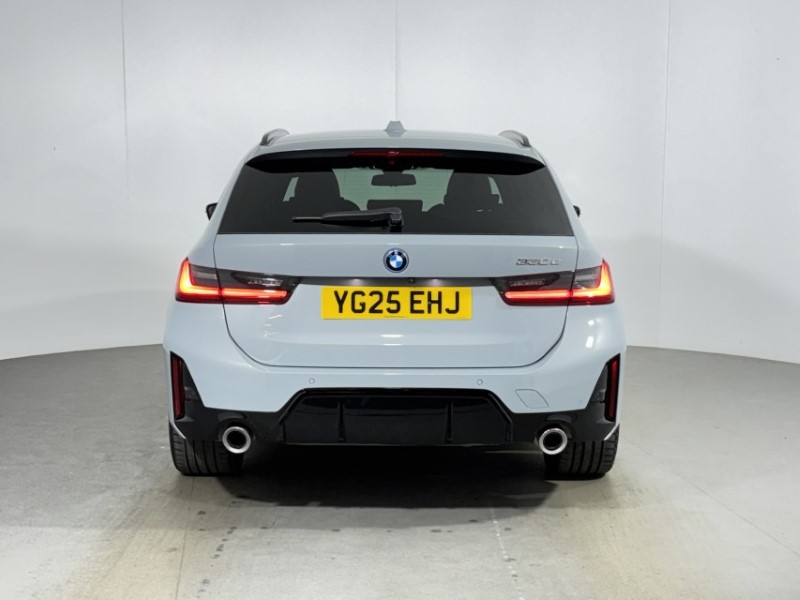 2025 (25) BMW 3 SERIES 330e 22.3 kWh M Sport 5dr Step Auto 5073838