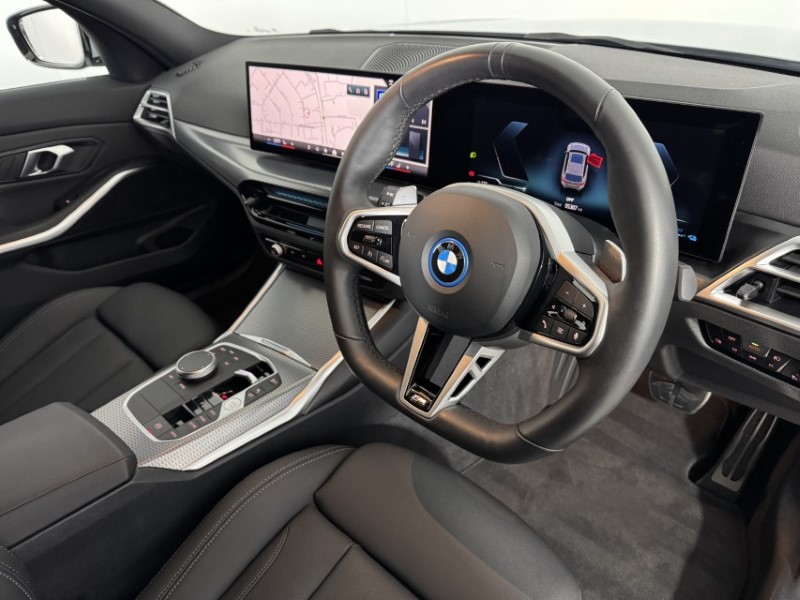 2025 (25) BMW 3 SERIES 330e 22.3 kWh M Sport 5dr Step Auto 5073821