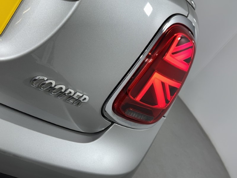 2023 (23) MINI CONVERTIBLE 1.5 Cooper Exclusive Premium 2dr Auto 5094085