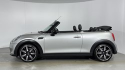 2023 (23) MINI CONVERTIBLE 1.5 Cooper Exclusive Premium 2dr Auto 5094017