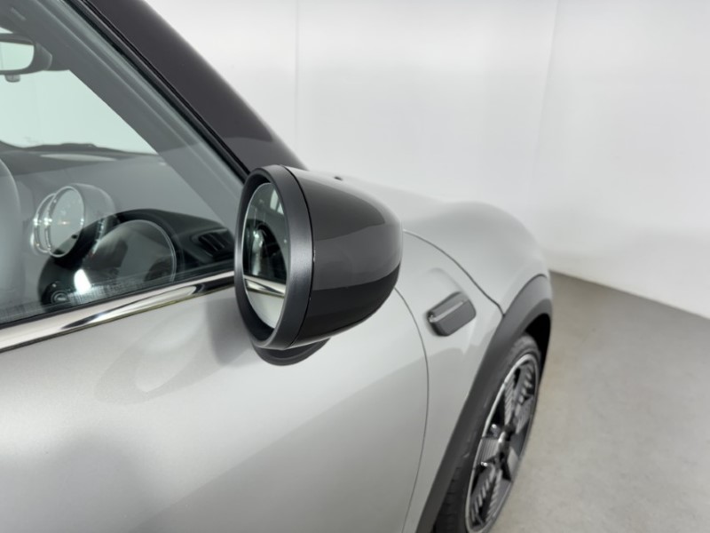 2023 (23) MINI CONVERTIBLE 1.5 Cooper Exclusive Premium 2dr Auto 5094074