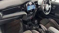 2021 (71) MINI HATCHBACK 1.5 Cooper Sport 3dr Auto 5095539