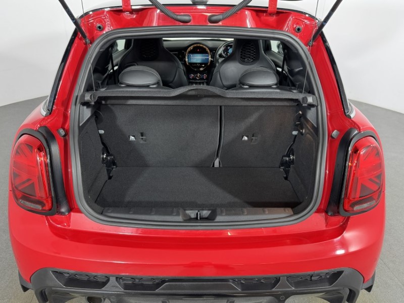 2021 (71) MINI HATCHBACK 1.5 Cooper Sport 3dr Auto 5095519