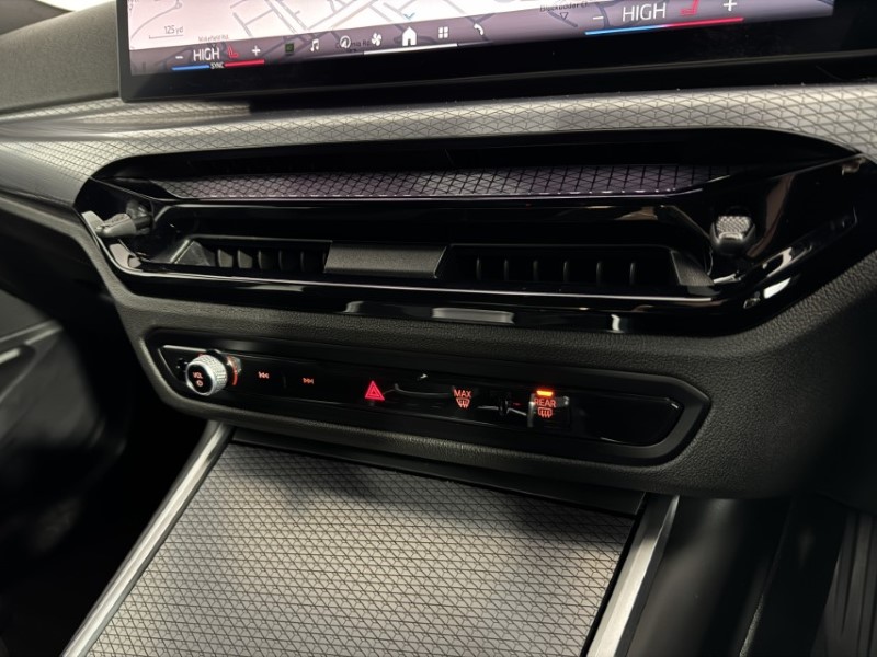 2025 (25) BMW 3 SERIES 320i M Sport 4dr Step Auto 5074121