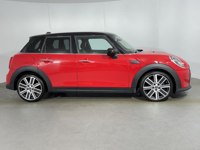 2022 (22) MINI HATCHBACK 1.5 Cooper Exclusive 5dr Auto 5067277