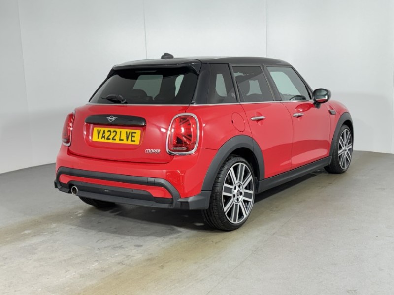 2022 (22) MINI HATCHBACK 1.5 Cooper Exclusive 5dr Auto 5067275