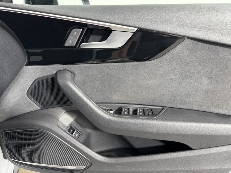 2024 (74) AUDI A4 35 TFSI Black Edition 5dr S Tronic 5077832