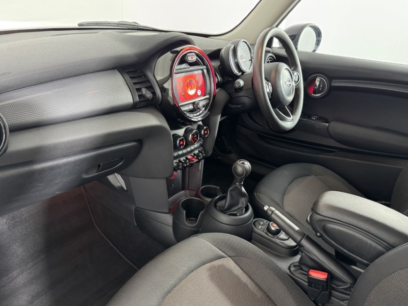 2019 (19) MINI HATCHBACK 1.5 Cooper Classic II 3dr 5111117