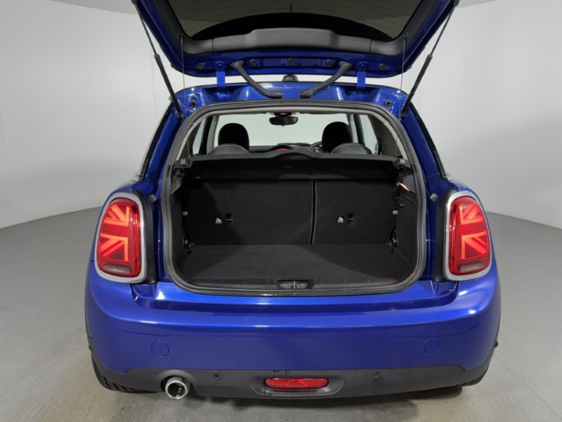 2019 (19) MINI HATCHBACK 1.5 Cooper Classic II 3dr 5111113