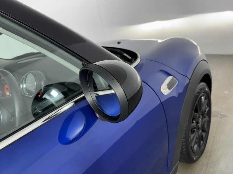 2019 (19) MINI HATCHBACK 1.5 Cooper Classic II 3dr 5111103