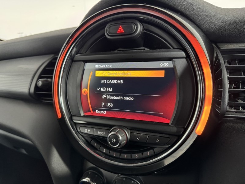 2019 (19) MINI HATCHBACK 1.5 Cooper Classic II 3dr 5111086