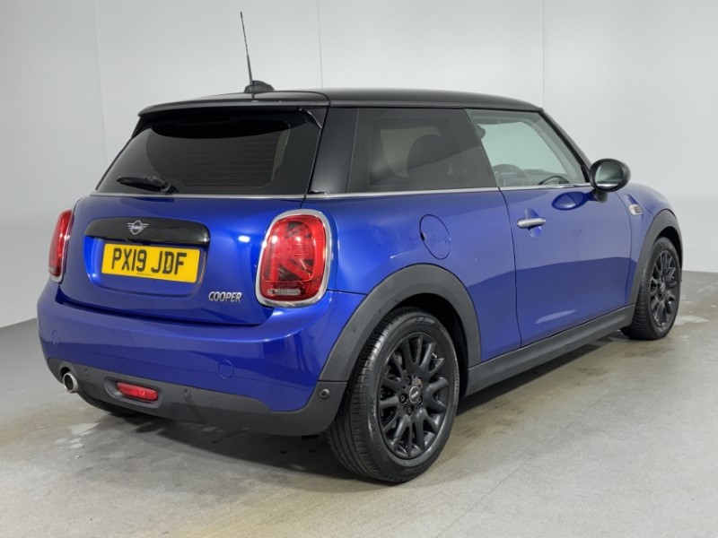 2019 (19) MINI HATCHBACK 1.5 Cooper Classic II 3dr 5111131