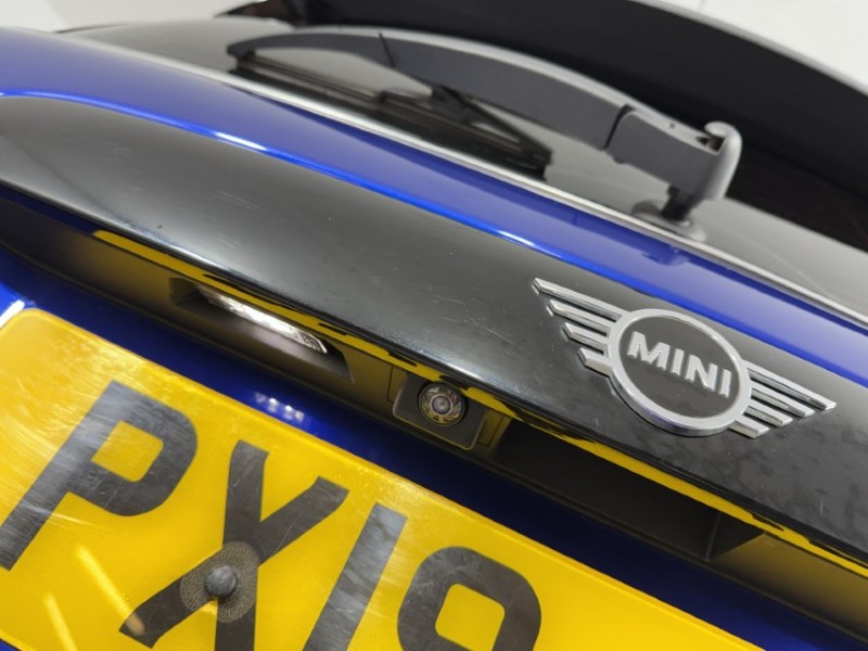 2019 (19) MINI HATCHBACK 1.5 Cooper Classic II 3dr 5111112