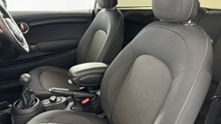 2019 (19) MINI HATCHBACK 1.5 Cooper Classic II 3dr 5111116