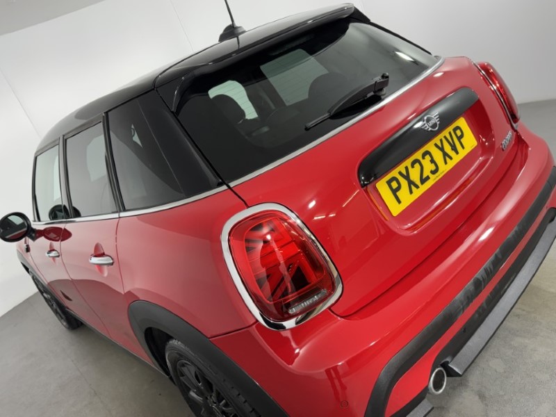 2023 (23) MINI HATCHBACK 1.5 Cooper Classic Premium 5dr Auto 5228423