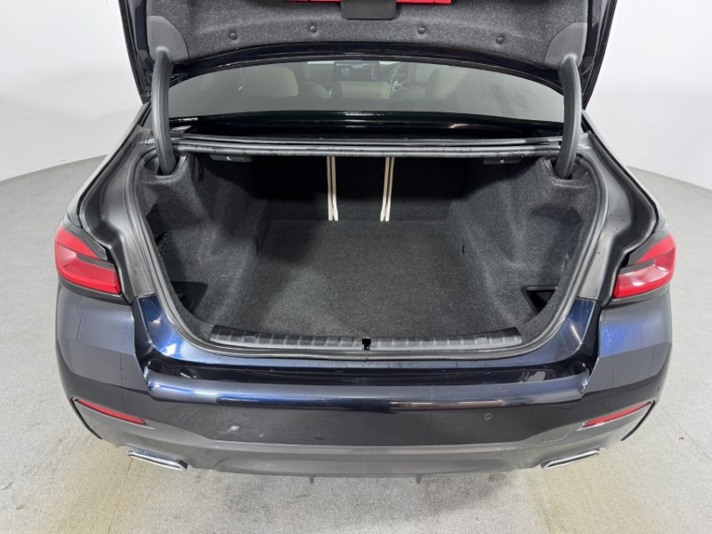 2022 (72) BMW 5 SERIES 520d xDrive MHT M Sport 4dr Step Auto 5112825