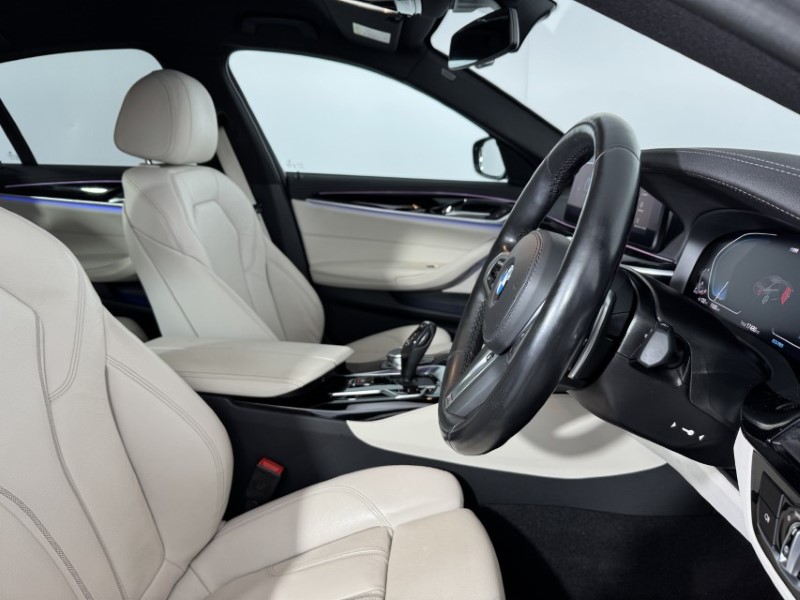 2022 (72) BMW 5 SERIES 520d xDrive MHT M Sport 4dr Step Auto 5112810