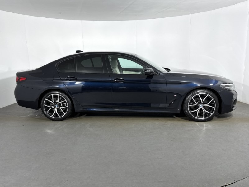 2022 (72) BMW 5 SERIES 520d xDrive MHT M Sport 4dr Step Auto 5112891